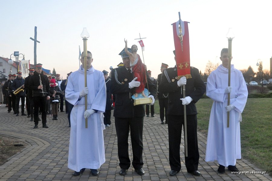 01 Procesja rezurekcyjna.jpg